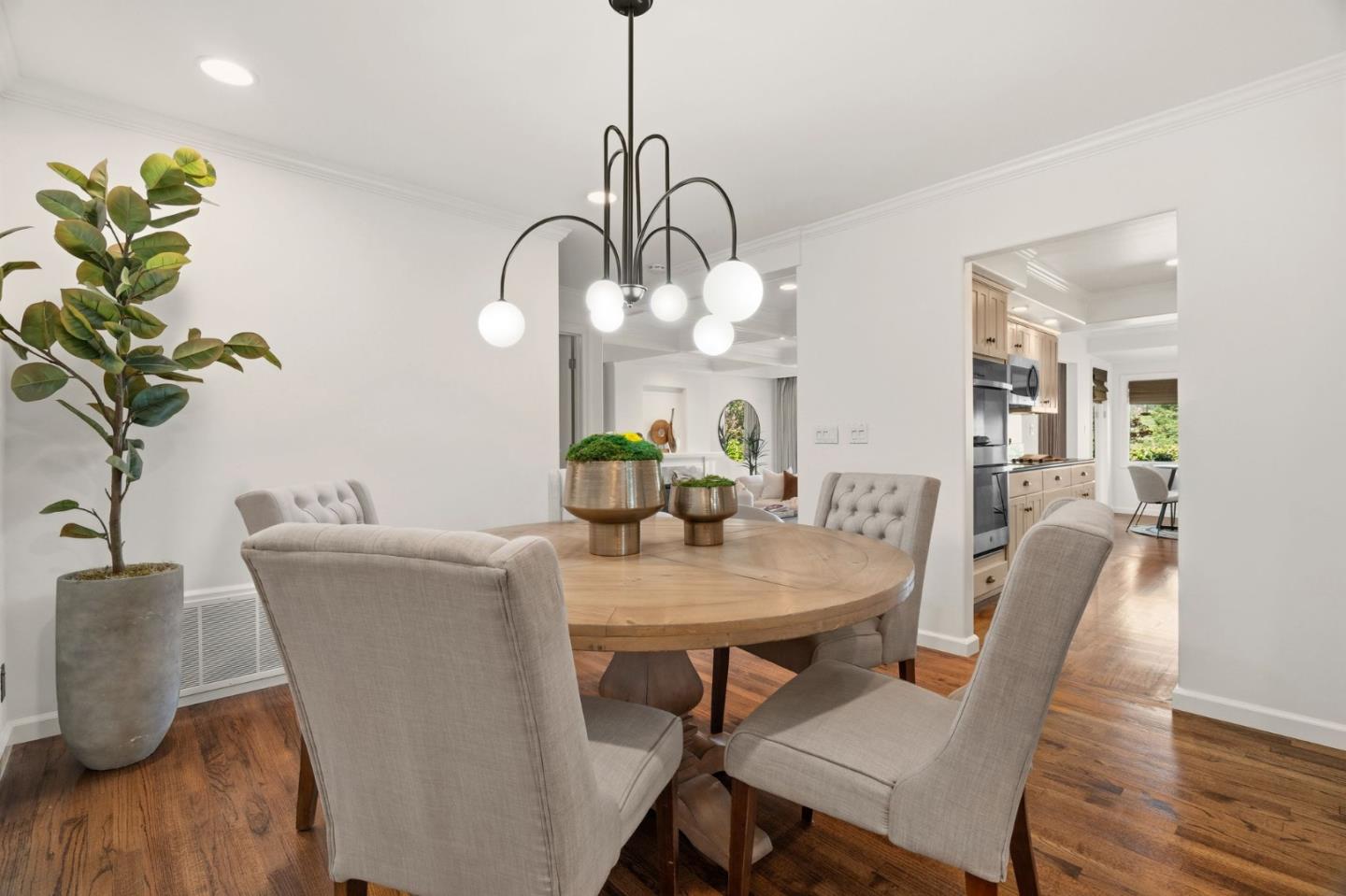 Detail Gallery Image 8 of 45 For 416 Sand Hill Cir, Menlo Park,  CA 94025 - 3 Beds | 2/1 Baths