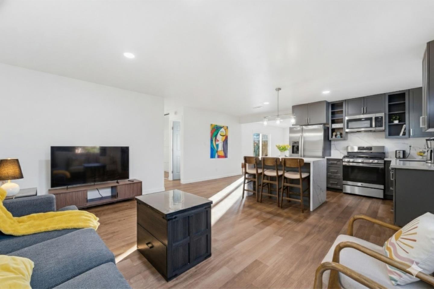 Detail Gallery Image 16 of 39 For 204 Santa Rosa Dr, San Jose,  CA 95111 - 3 Beds | 2 Baths