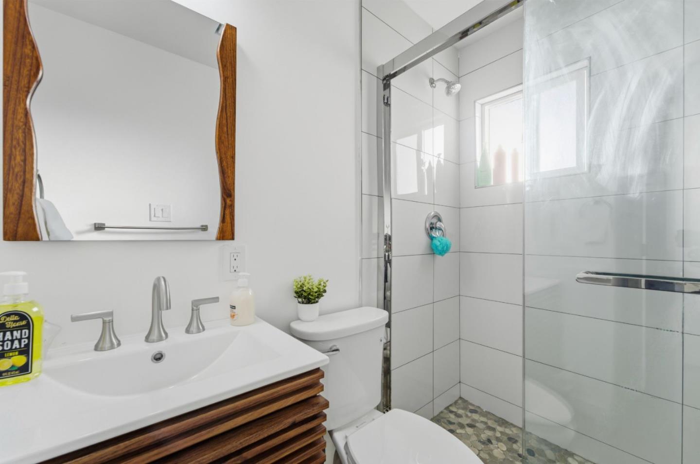 Detail Gallery Image 26 of 39 For 204 Santa Rosa Dr, San Jose,  CA 95111 - 3 Beds | 2 Baths