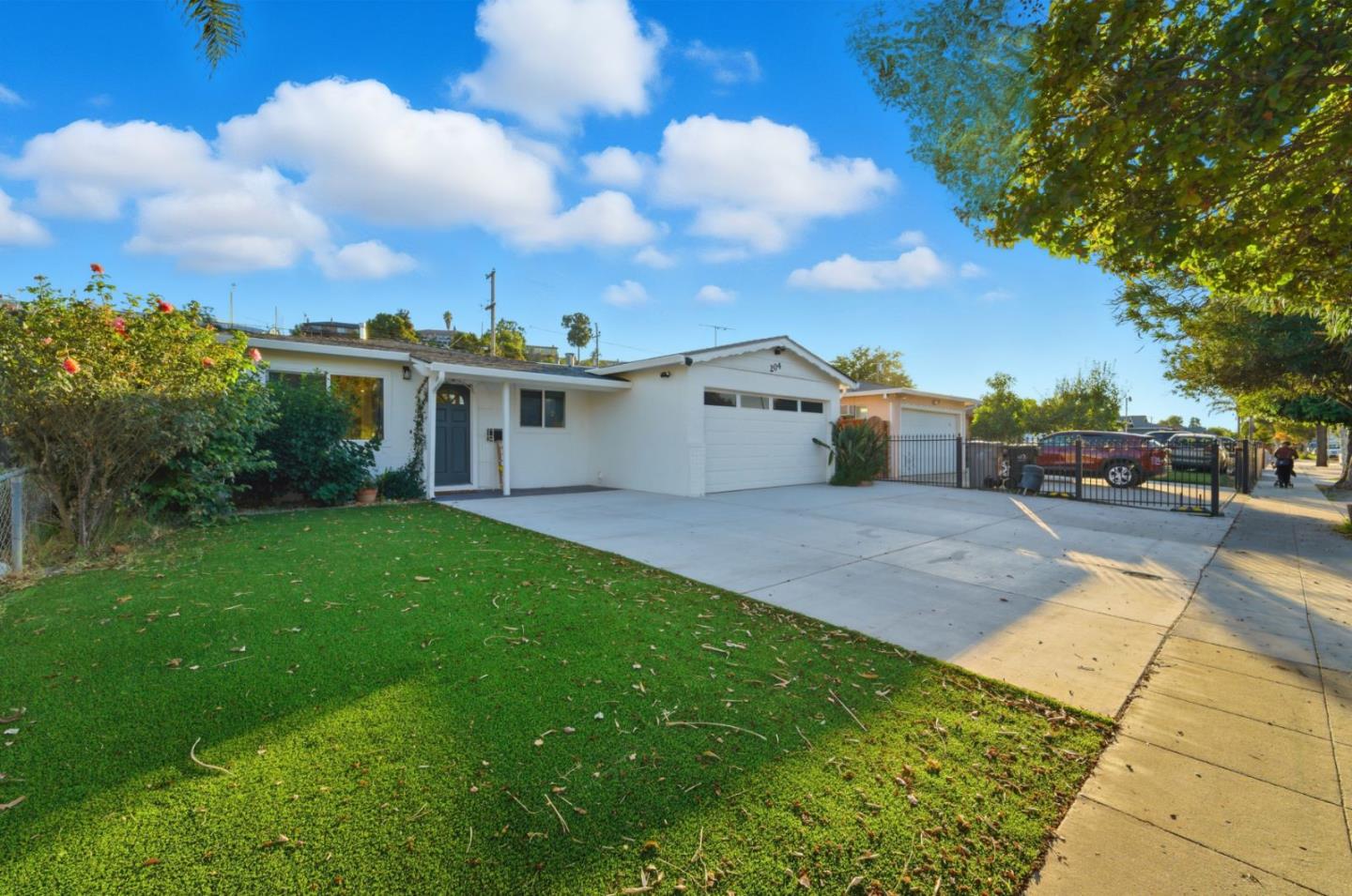 Detail Gallery Image 34 of 39 For 204 Santa Rosa Dr, San Jose,  CA 95111 - 3 Beds | 2 Baths