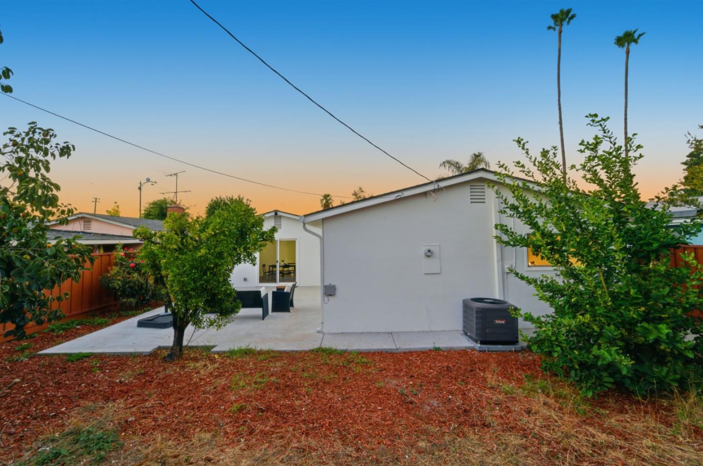 Detail Gallery Image 4 of 39 For 204 Santa Rosa Dr, San Jose,  CA 95111 - 3 Beds | 2 Baths