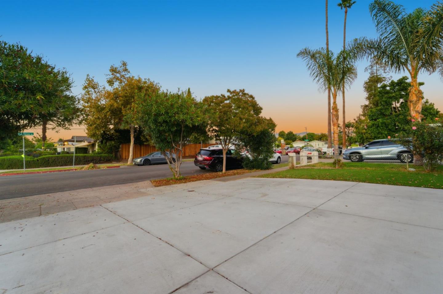 Detail Gallery Image 5 of 39 For 204 Santa Rosa Dr, San Jose,  CA 95111 - 3 Beds | 2 Baths