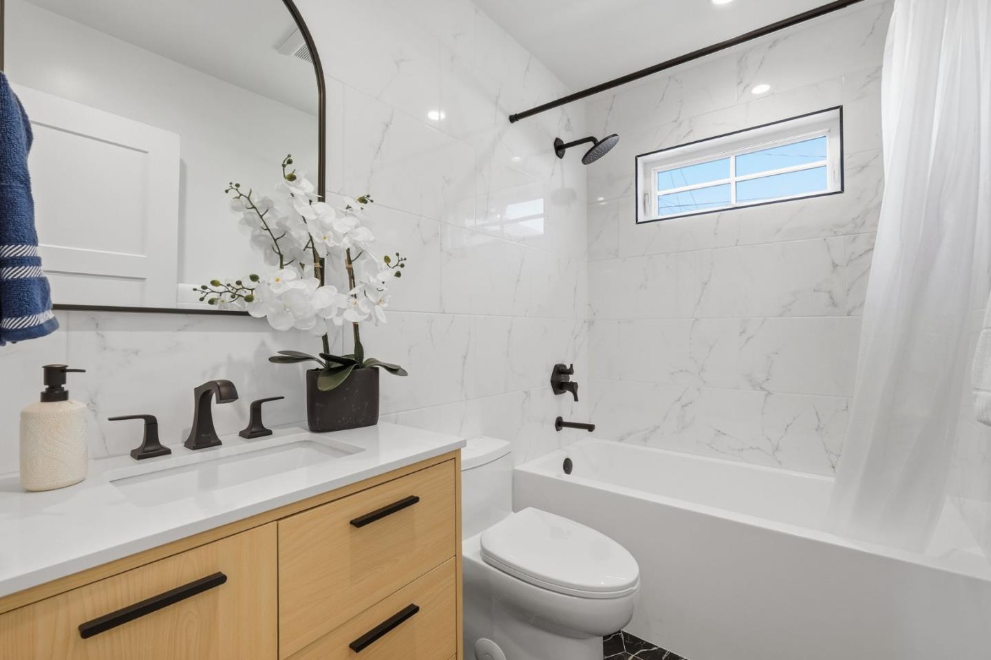 Detail Gallery Image 25 of 36 For 136 Tamarack Dr, Union City,  CA 94587 - 3 Beds | 2 Baths