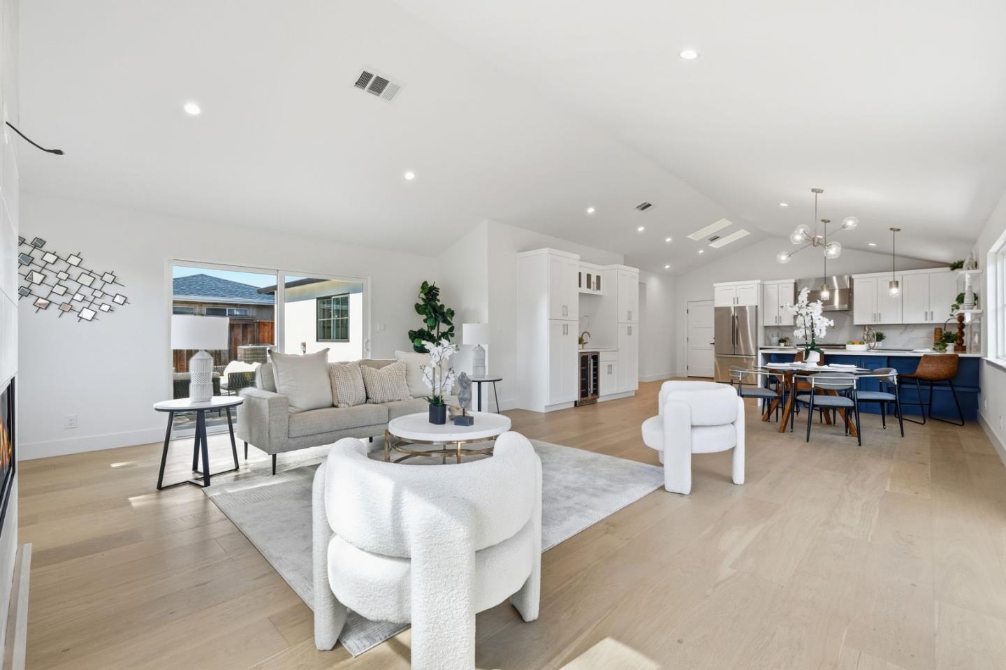 Detail Gallery Image 5 of 36 For 136 Tamarack Dr, Union City,  CA 94587 - 3 Beds | 2 Baths