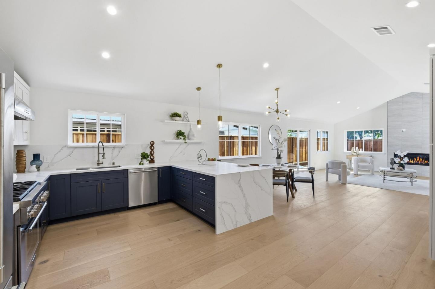 Detail Gallery Image 8 of 36 For 136 Tamarack Dr, Union City,  CA 94587 - 3 Beds | 2 Baths