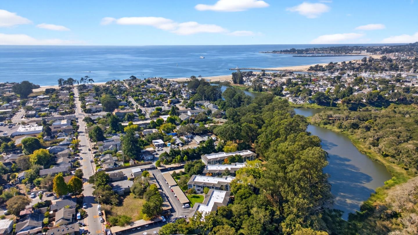 Detail Gallery Image 22 of 26 For 755 14th Ave #216,  Santa Cruz,  CA 95062 - 2 Beds | 1 Baths