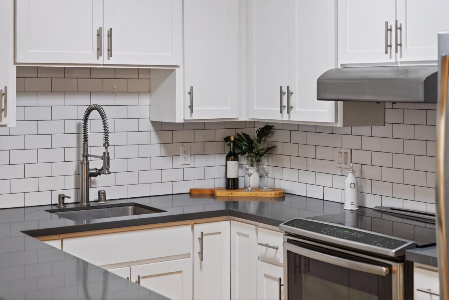 Detail Gallery Image 9 of 26 For 755 14th Ave #216,  Santa Cruz,  CA 95062 - 2 Beds | 1 Baths