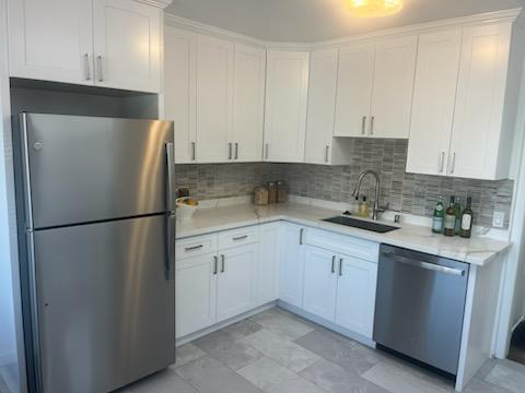 Detail Gallery Image 4 of 14 For 151 Sweeny St, San Francisco,  CA 94134 - 3 Beds | 1 Baths