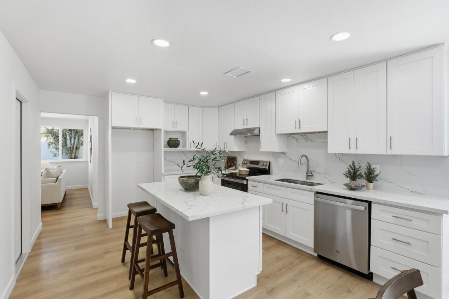 Detail Gallery Image 13 of 40 For 232 Loupe Ct, Gilroy,  CA 95020 - 3 Beds | 1 Baths