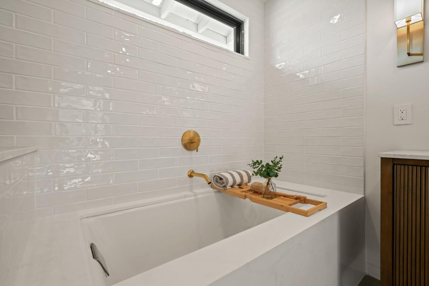 Detail Gallery Image 26 of 34 For 108 Glen Eyrie Ave, San Jose,  CA 95125 - 5 Beds | 3/1 Baths