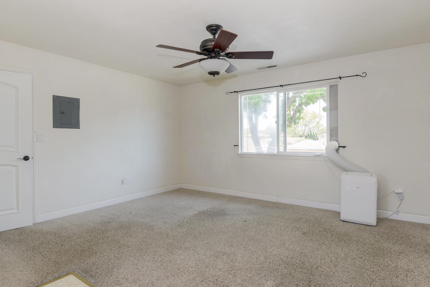 Detail Gallery Image 6 of 11 For 3097 Forbes Ave, Santa Clara,  CA 95051 - 1 Beds | 1 Baths