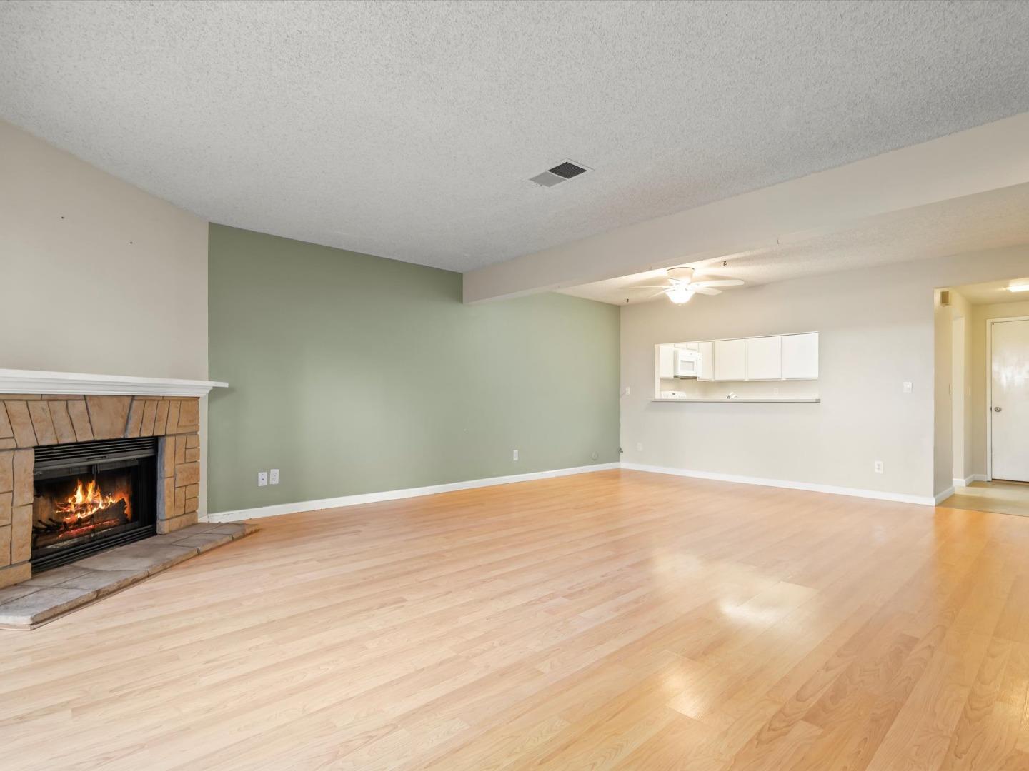 Detail Gallery Image 2 of 15 For 773 Gettysburg Way, Gilroy,  CA 95020 - 2 Beds | 2/1 Baths