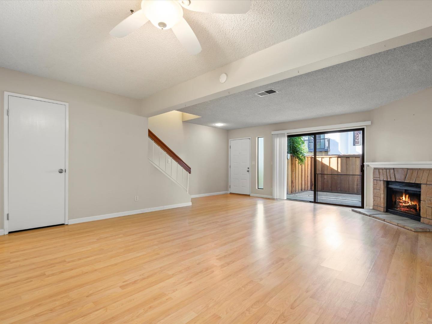 Detail Gallery Image 4 of 15 For 773 Gettysburg Way, Gilroy,  CA 95020 - 2 Beds | 2/1 Baths