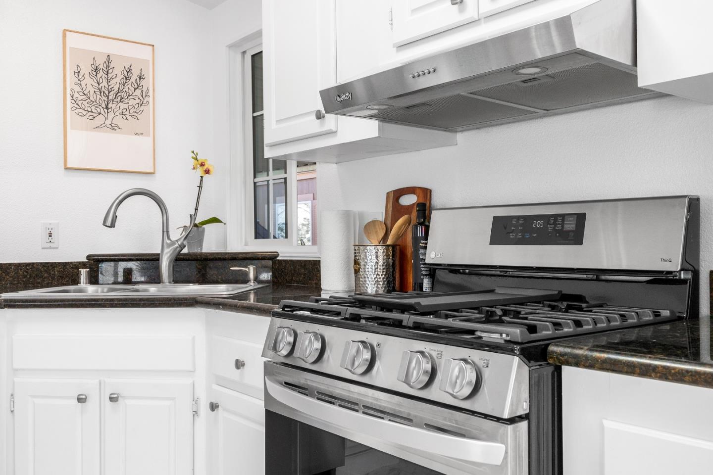 Detail Gallery Image 14 of 32 For 3710 Gross Rd #17,  Santa Cruz,  CA 95062 - 3 Beds | 2 Baths