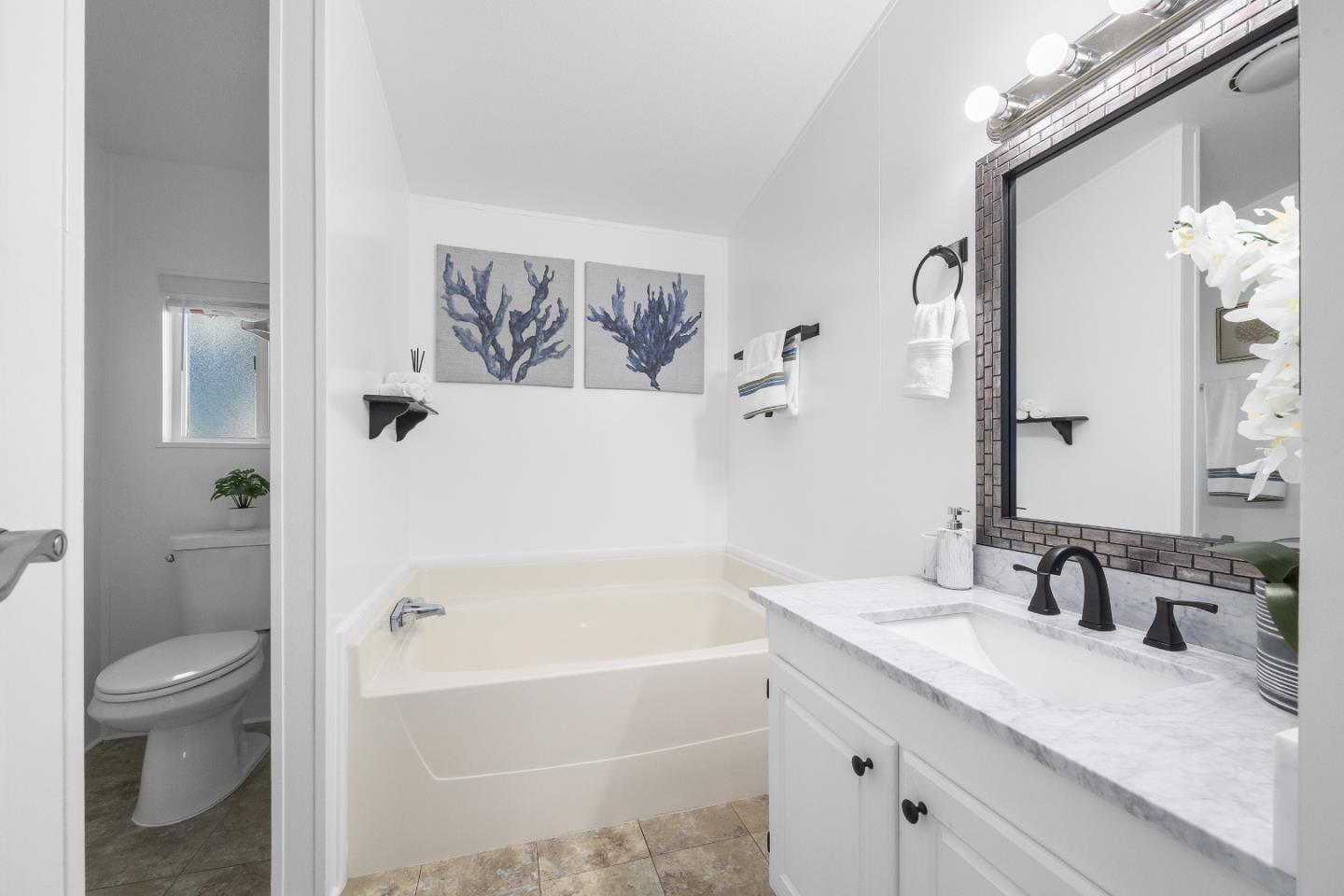 Detail Gallery Image 21 of 32 For 3710 Gross Rd #17,  Santa Cruz,  CA 95062 - 3 Beds | 2 Baths