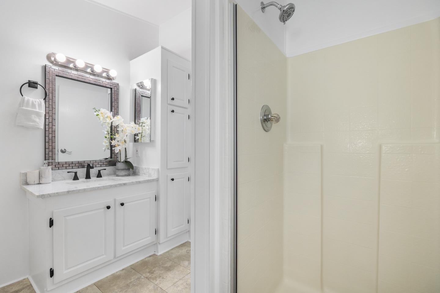 Detail Gallery Image 23 of 32 For 3710 Gross Rd #17,  Santa Cruz,  CA 95062 - 3 Beds | 2 Baths