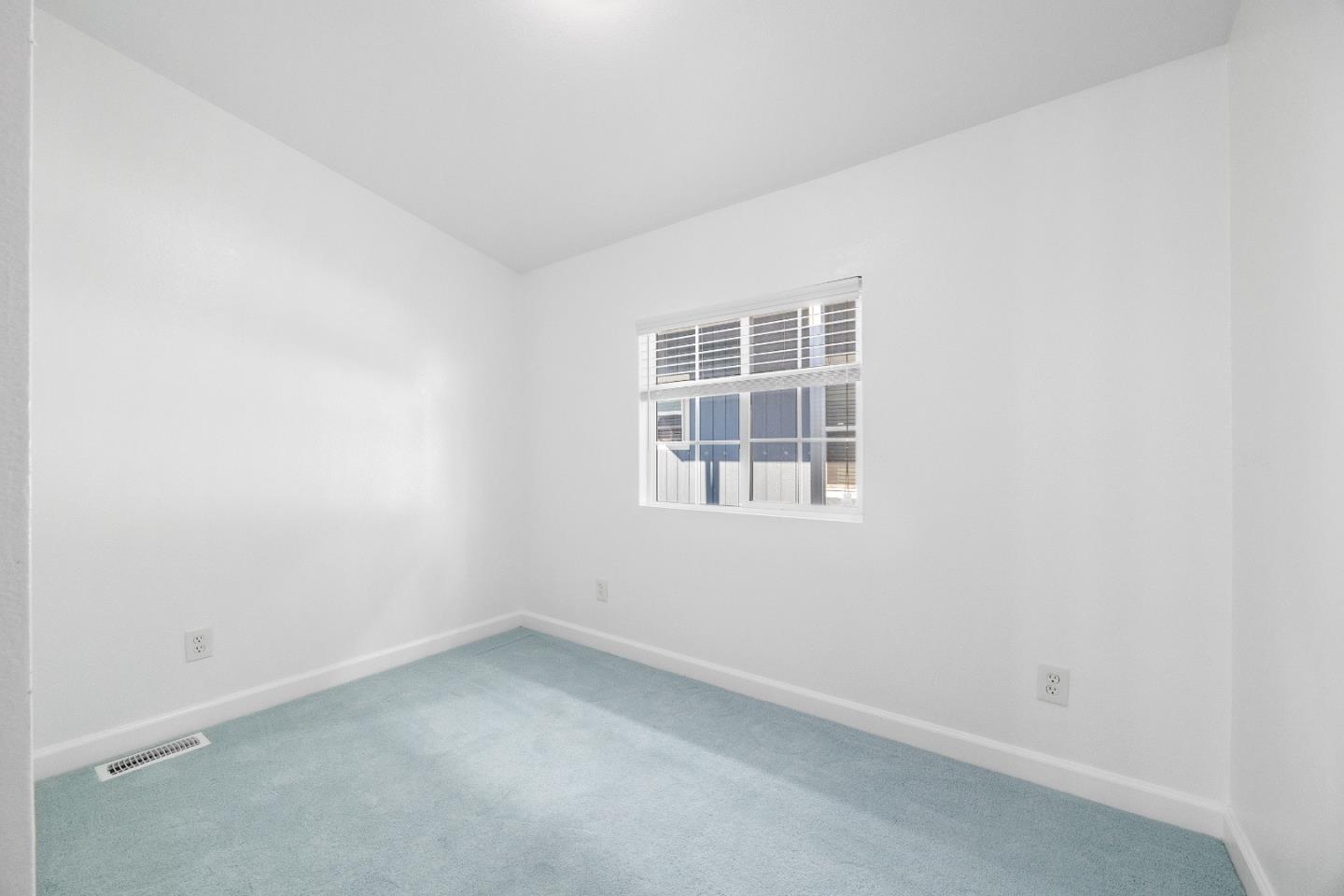 Detail Gallery Image 27 of 32 For 3710 Gross Rd #17,  Santa Cruz,  CA 95062 - 3 Beds | 2 Baths