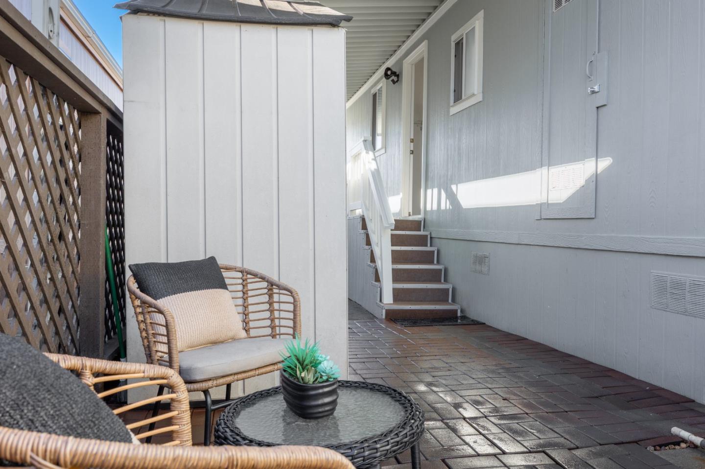 Detail Gallery Image 6 of 32 For 3710 Gross Rd #17,  Santa Cruz,  CA 95062 - 3 Beds | 2 Baths