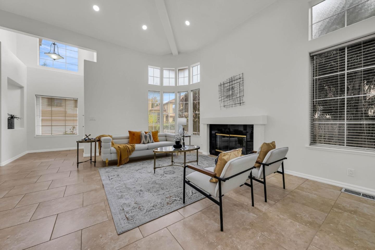 Detail Gallery Image 10 of 66 For 221 Victory Cir, San Ramon,  CA 94582 - 4 Beds | 2/1 Baths