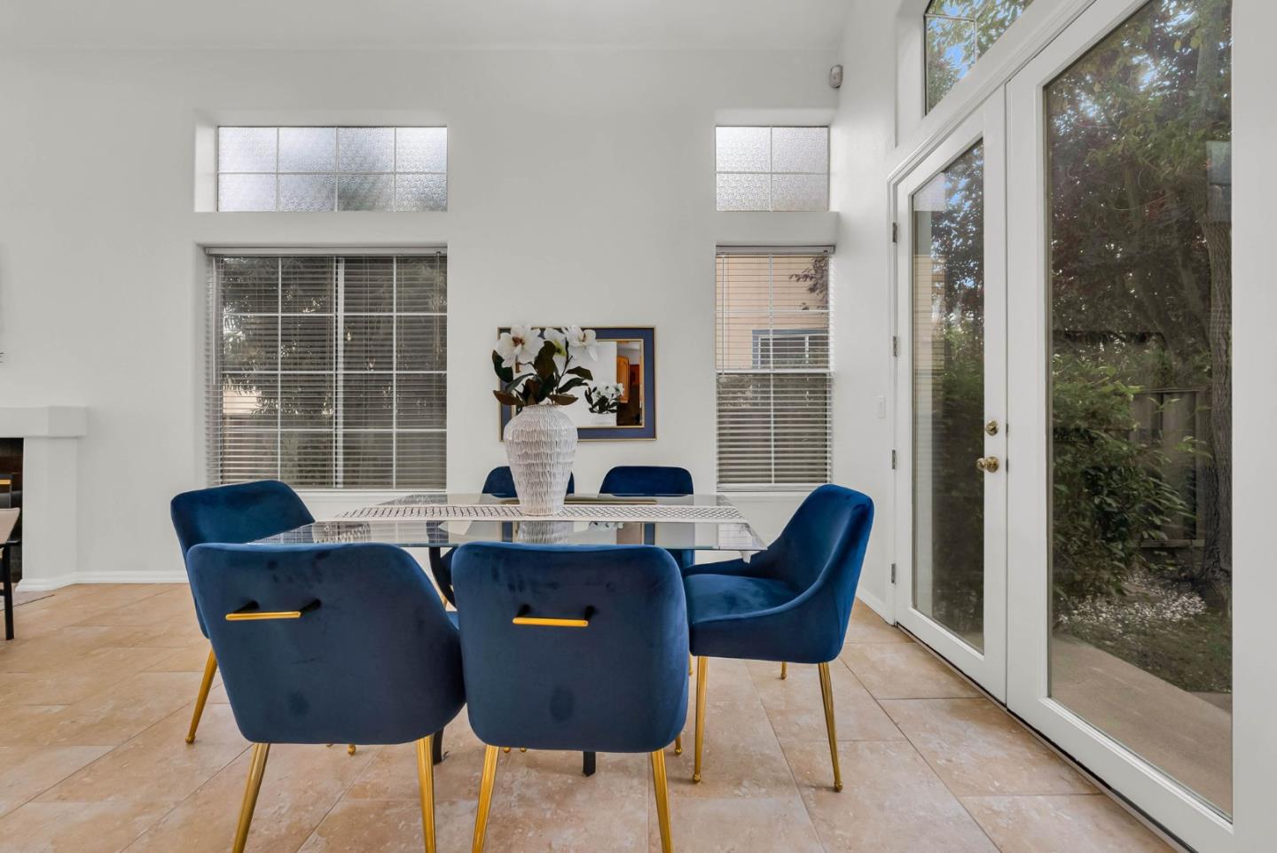 Detail Gallery Image 15 of 66 For 221 Victory Cir, San Ramon,  CA 94582 - 4 Beds | 2/1 Baths