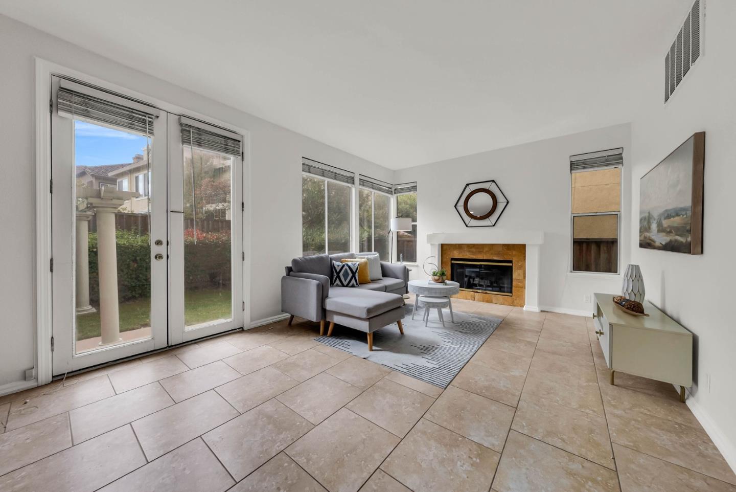 Detail Gallery Image 19 of 66 For 221 Victory Cir, San Ramon,  CA 94582 - 4 Beds | 2/1 Baths