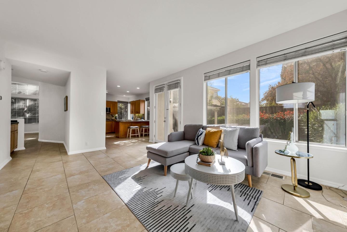 Detail Gallery Image 21 of 66 For 221 Victory Cir, San Ramon,  CA 94582 - 4 Beds | 2/1 Baths