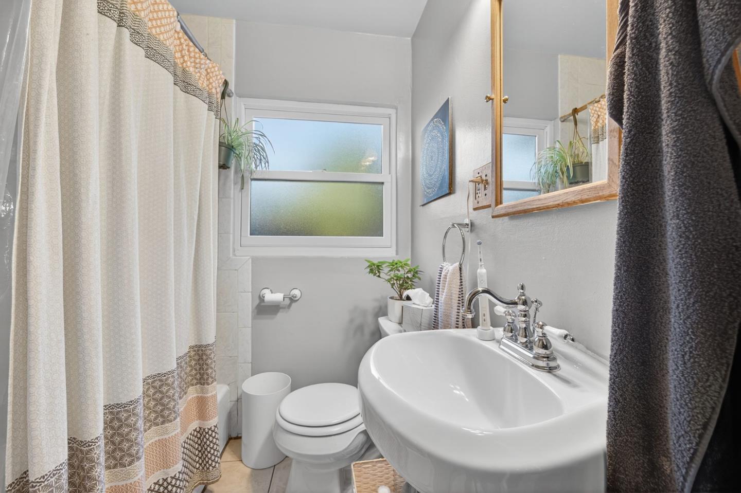 Detail Gallery Image 17 of 42 For 24546 Marie Dr, Hayward,  CA 94542 - 2 Beds | 1 Baths