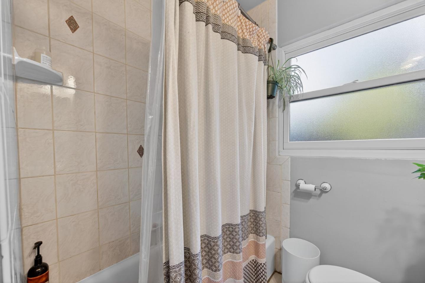 Detail Gallery Image 18 of 42 For 24546 Marie Dr, Hayward,  CA 94542 - 2 Beds | 1 Baths