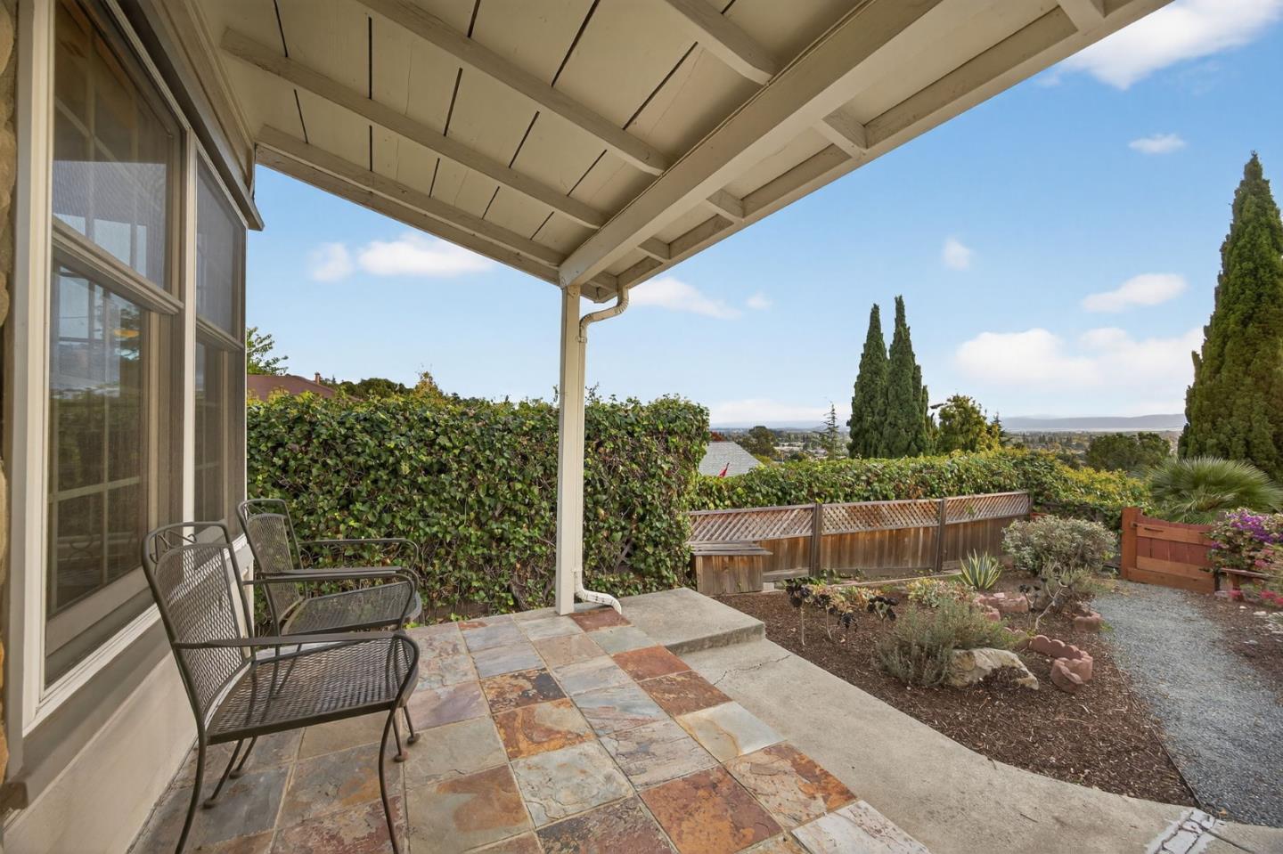 Detail Gallery Image 6 of 42 For 24546 Marie Dr, Hayward,  CA 94542 - 2 Beds | 1 Baths