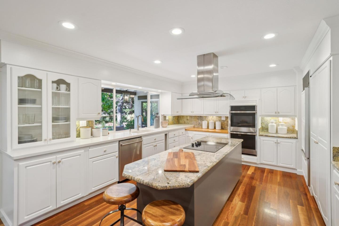 Detail Gallery Image 11 of 81 For 1523 Ashcroft Way, Sunnyvale,  CA 94087 - 6 Beds | 4/1 Baths