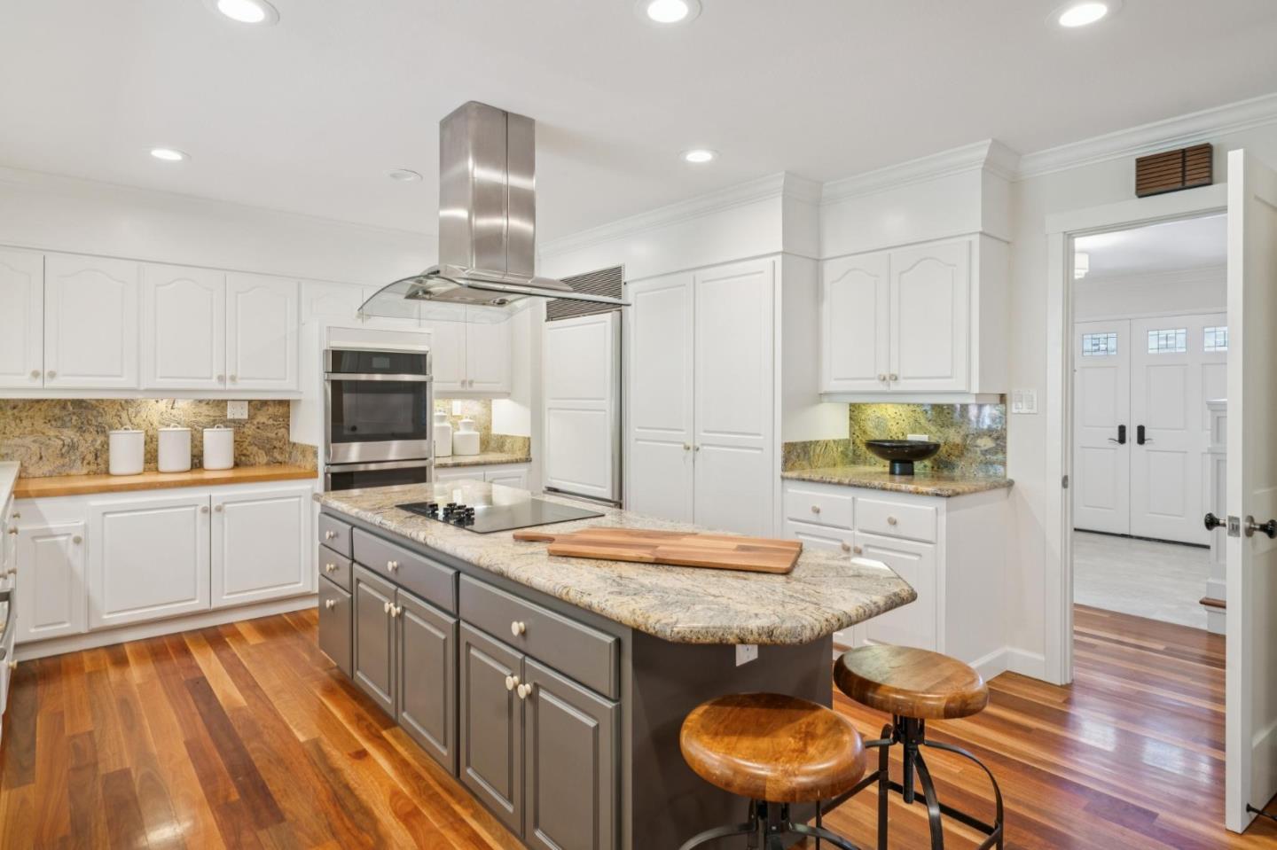 Detail Gallery Image 12 of 81 For 1523 Ashcroft Way, Sunnyvale,  CA 94087 - 6 Beds | 4/1 Baths