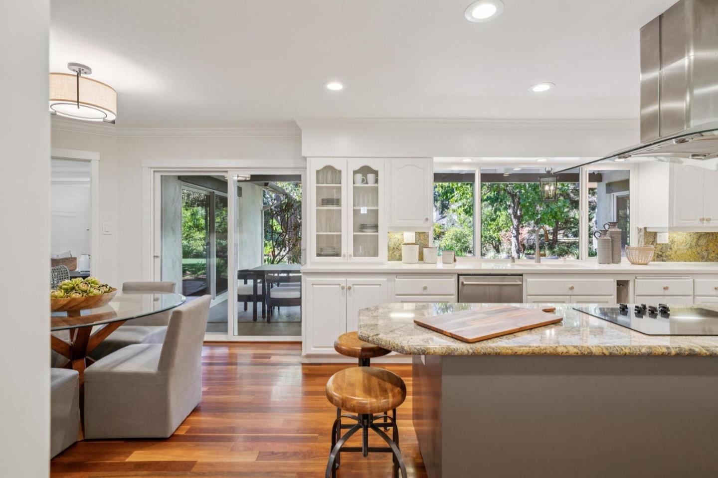 Detail Gallery Image 13 of 81 For 1523 Ashcroft Way, Sunnyvale,  CA 94087 - 6 Beds | 4/1 Baths