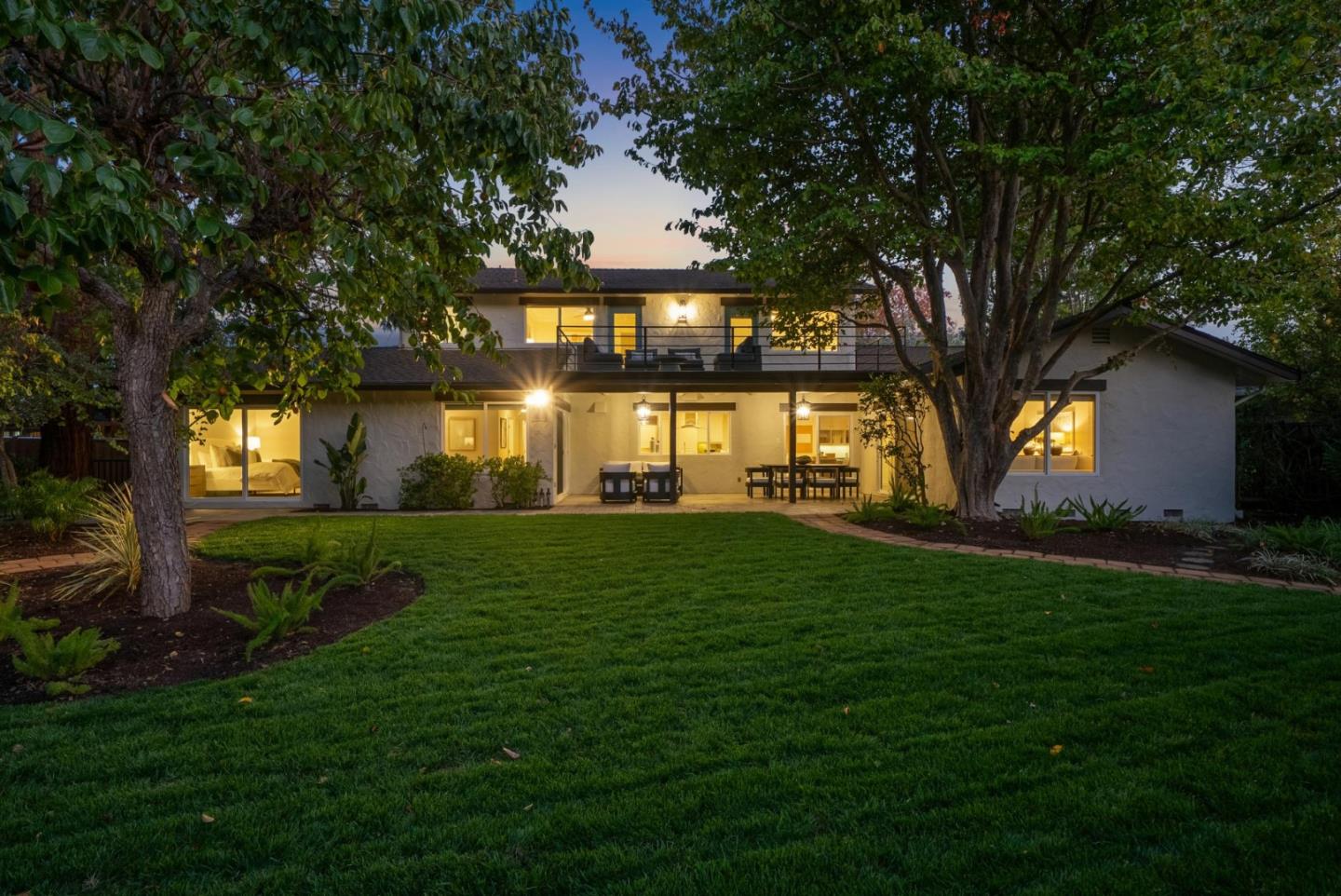 Detail Gallery Image 2 of 81 For 1523 Ashcroft Way, Sunnyvale,  CA 94087 - 6 Beds | 4/1 Baths