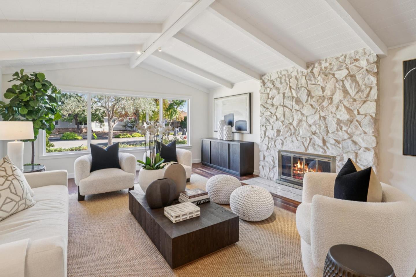 Detail Gallery Image 6 of 81 For 1523 Ashcroft Way, Sunnyvale,  CA 94087 - 6 Beds | 4/1 Baths