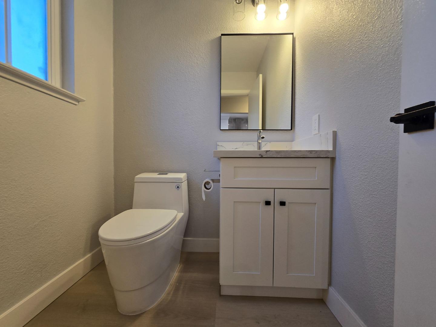 Detail Gallery Image 5 of 35 For 840 Quince Ave #27,  Santa Clara,  CA 95051 - 2 Beds | 1/1 Baths
