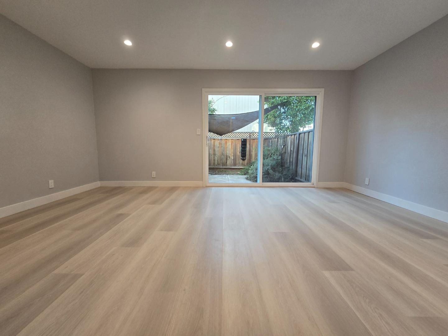 Detail Gallery Image 8 of 35 For 840 Quince Ave #27,  Santa Clara,  CA 95051 - 2 Beds | 1/1 Baths