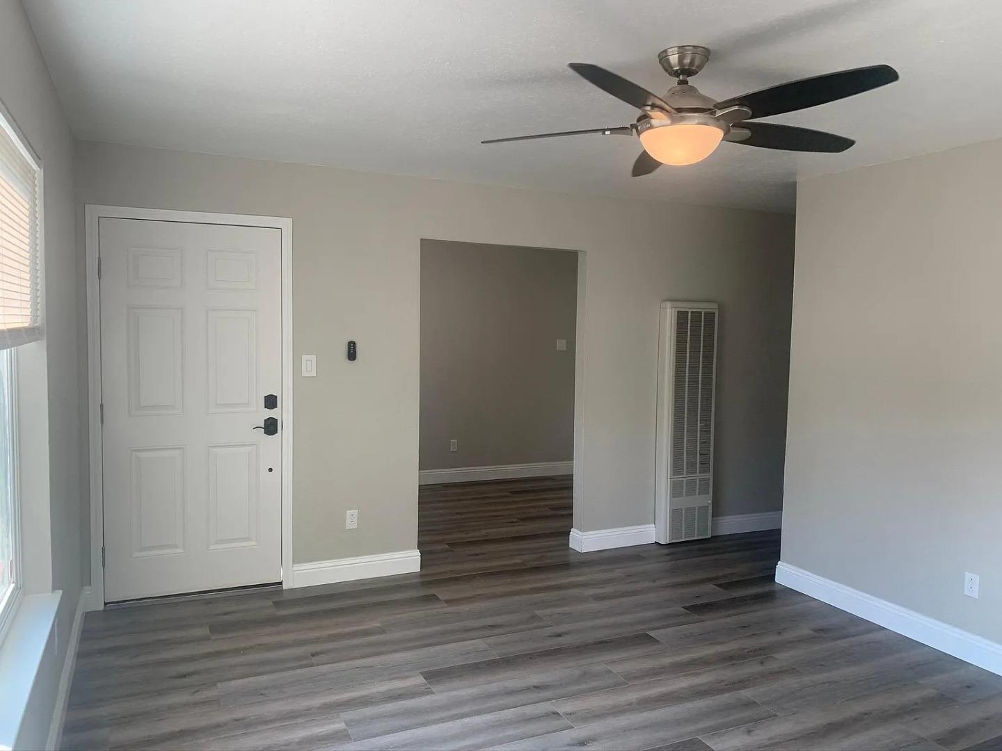 Detail Gallery Image 5 of 20 For 717 Lampasas Ave, Sacramento,  CA 95815 - – Beds | – Baths