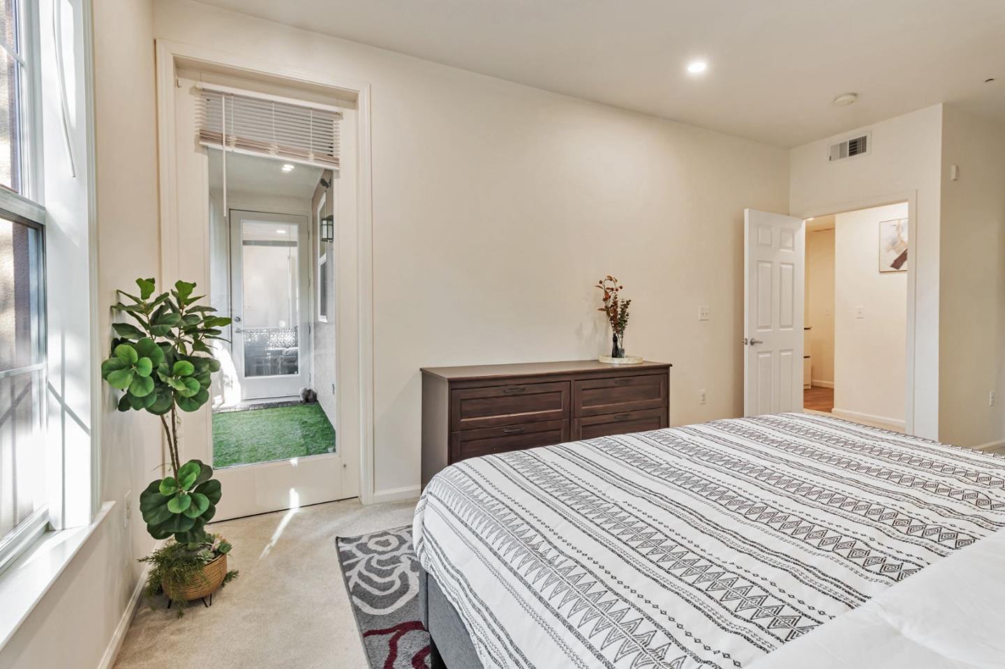 Detail Gallery Image 14 of 27 For 1550 Technology Dr #1072,  San Jose,  CA 95110 - 2 Beds | 2 Baths