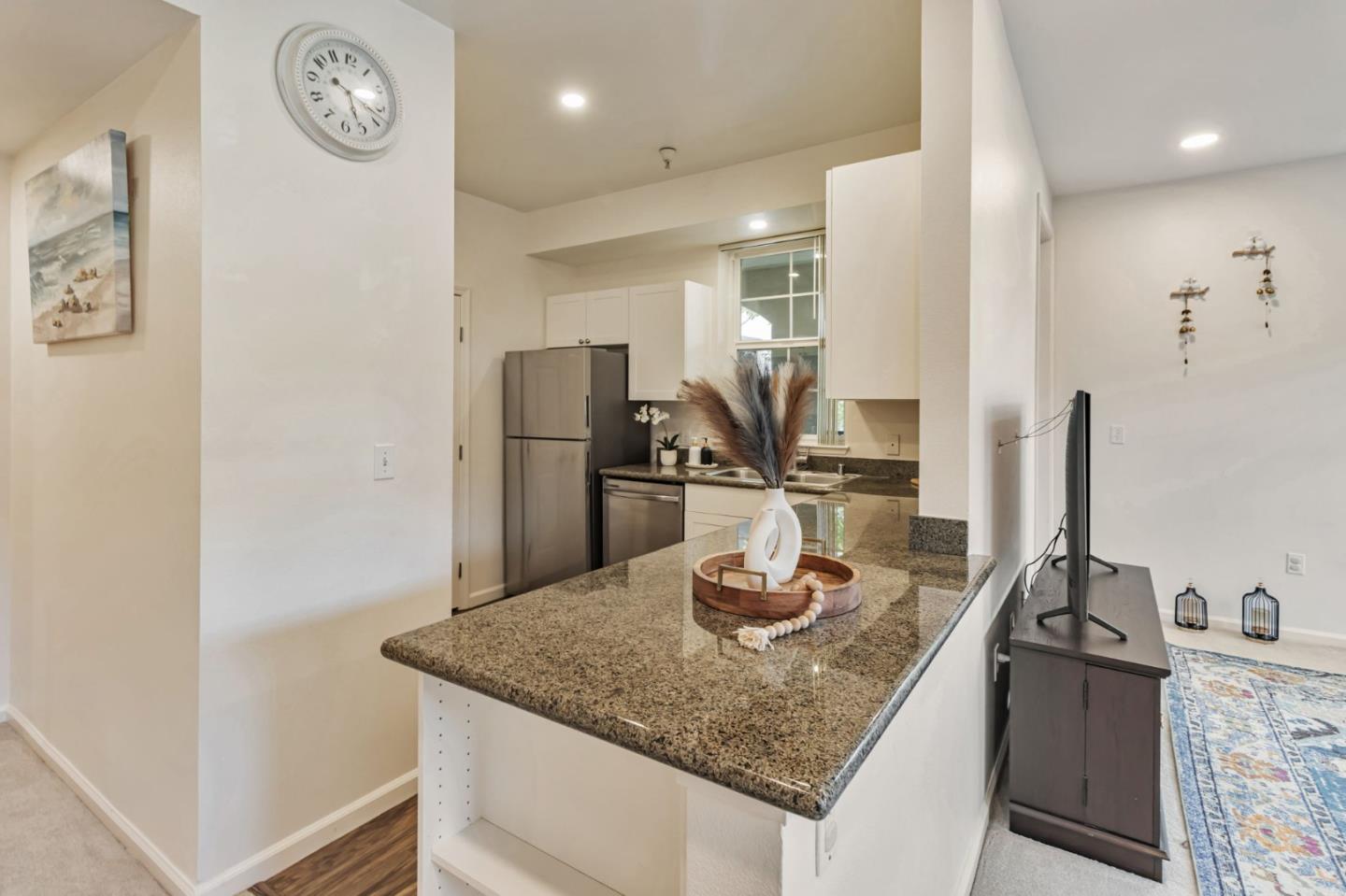 Detail Gallery Image 5 of 27 For 1550 Technology Dr #1072,  San Jose,  CA 95110 - 2 Beds | 2 Baths