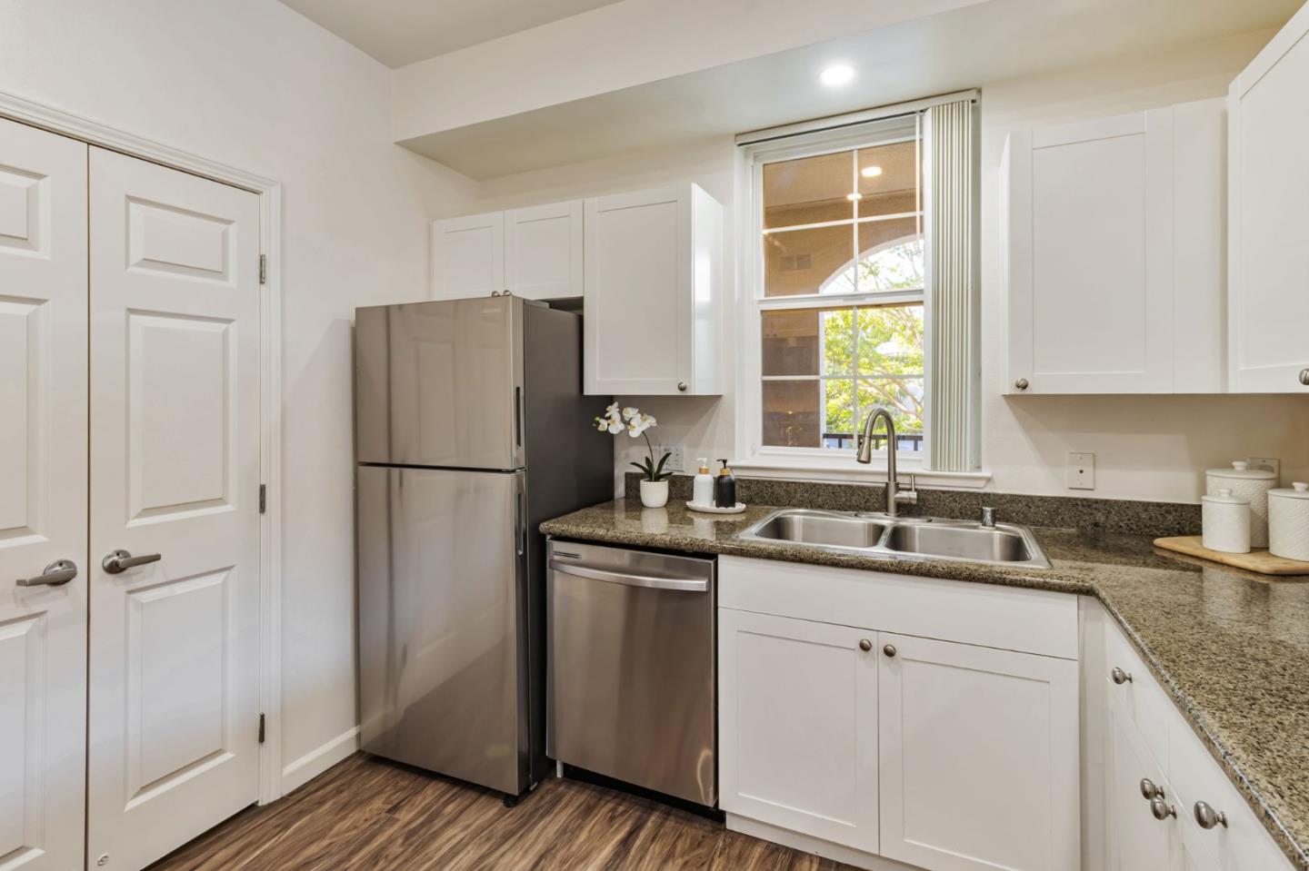 Detail Gallery Image 6 of 27 For 1550 Technology Dr #1072,  San Jose,  CA 95110 - 2 Beds | 2 Baths