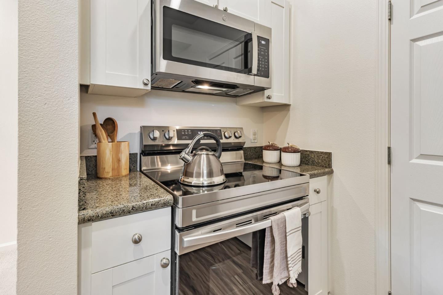 Detail Gallery Image 7 of 27 For 1550 Technology Dr #1072,  San Jose,  CA 95110 - 2 Beds | 2 Baths