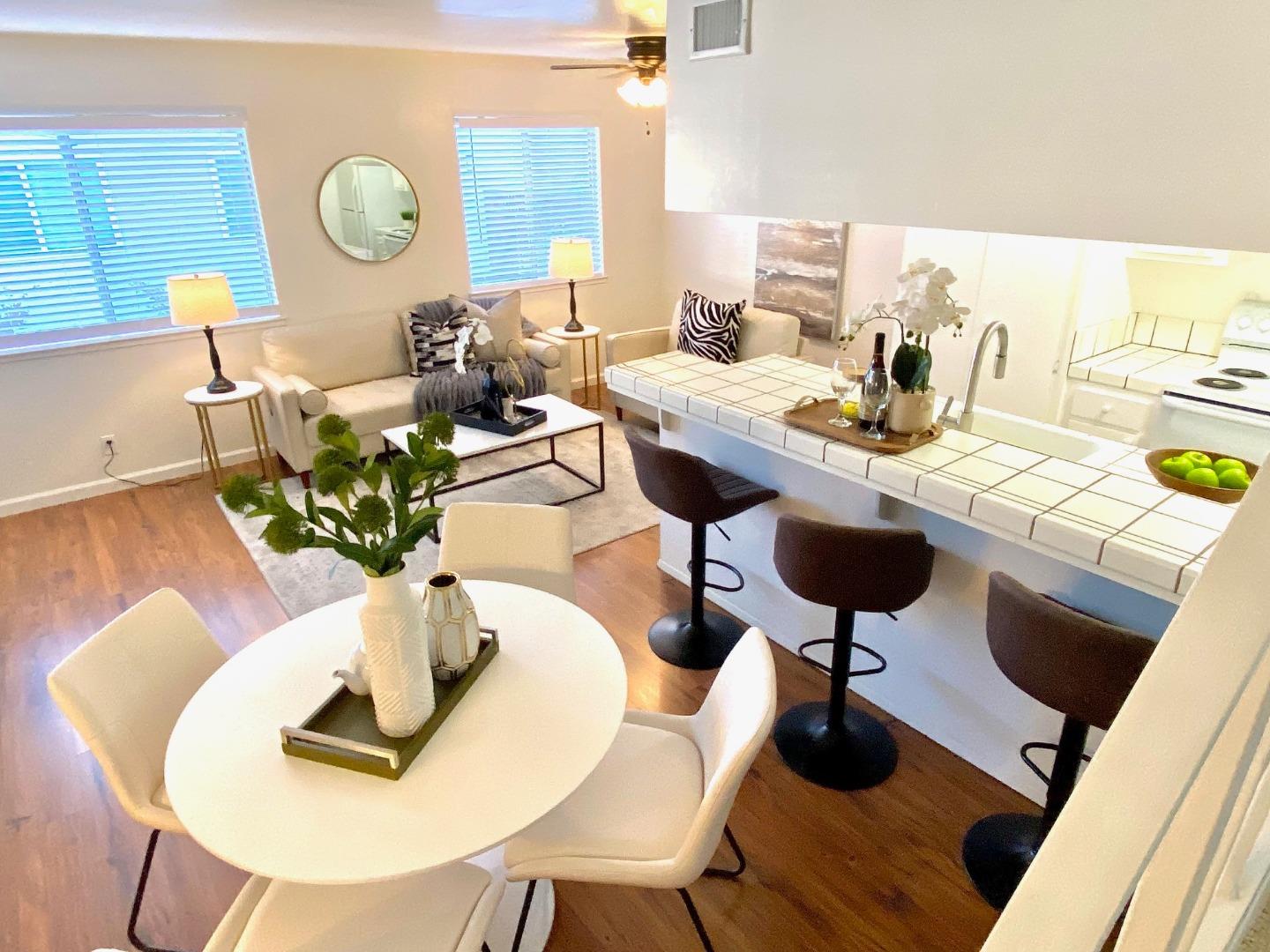 Detail Gallery Image 8 of 19 For 1322 Shawn Dr #3,  San Jose,  CA 95118 - 2 Beds | 1 Baths