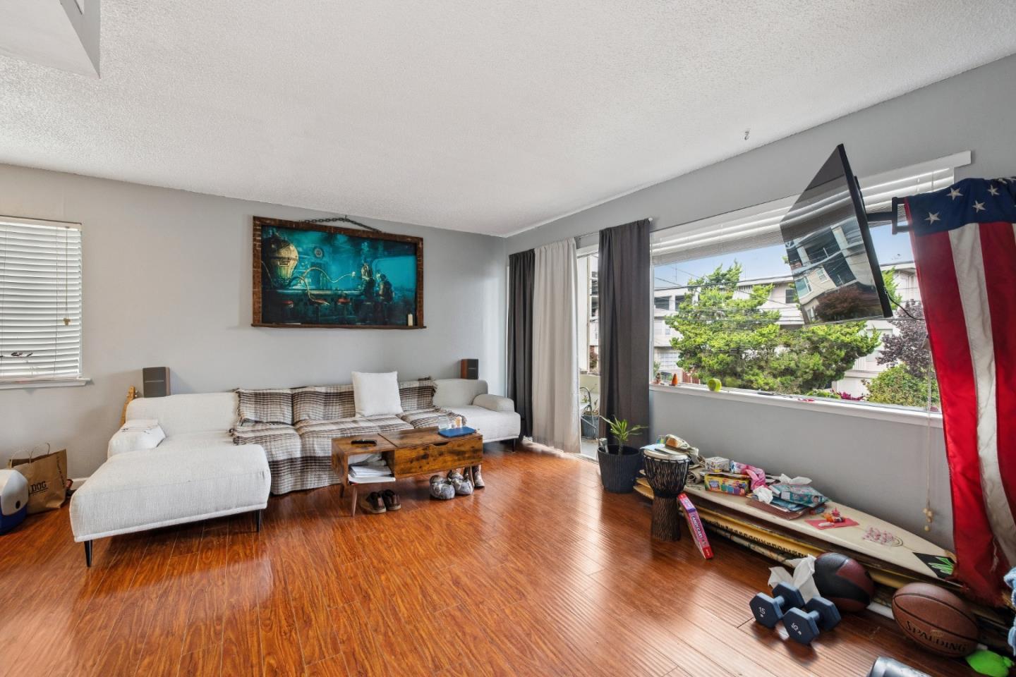 Detail Gallery Image 12 of 28 For 121 Lorton Ave, Burlingame,  CA 94010 - – Beds | – Baths