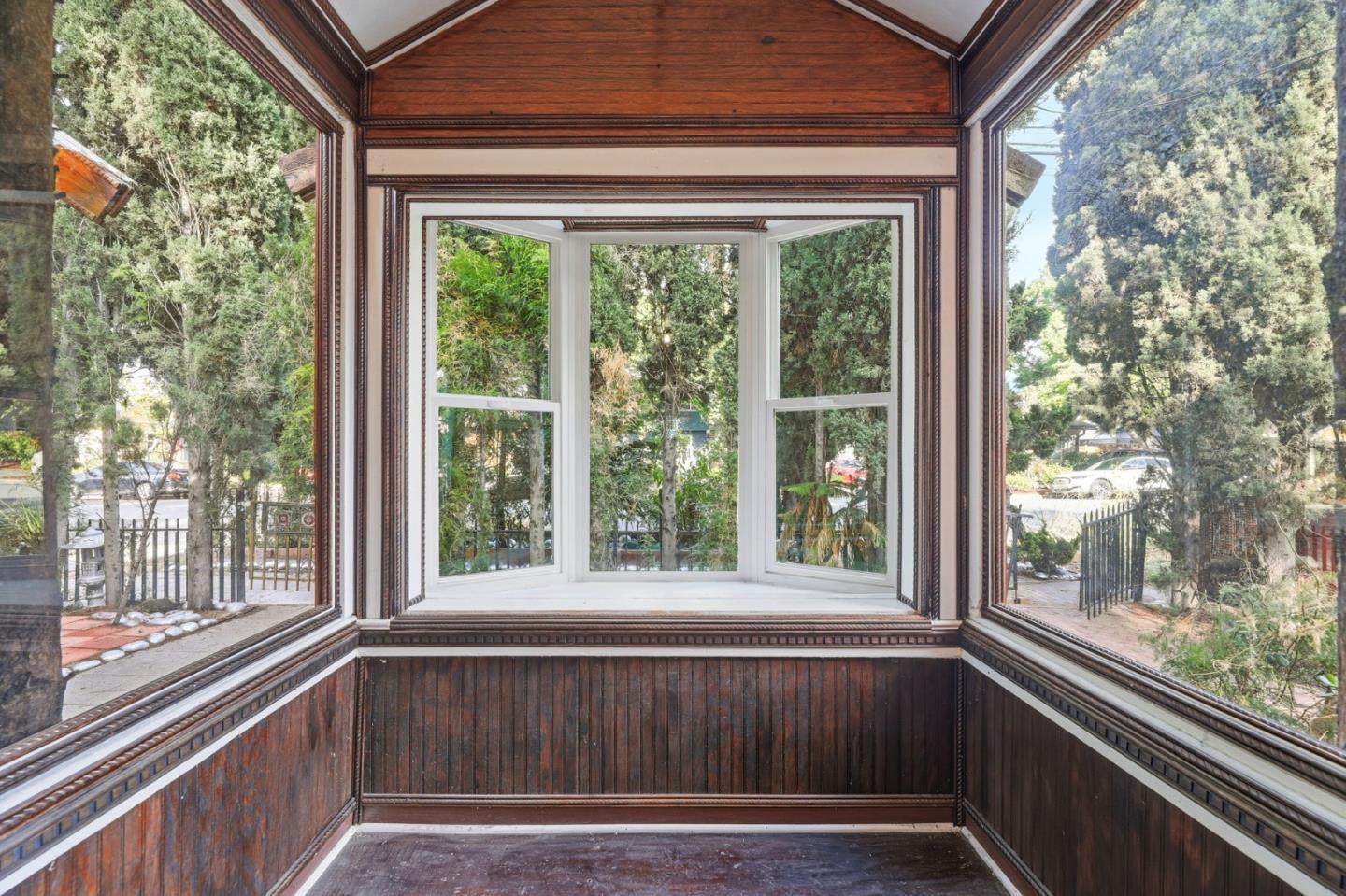 Detail Gallery Image 12 of 33 For 677 Elm St, San Jose,  CA 95126 - 2 Beds | 1/1 Baths