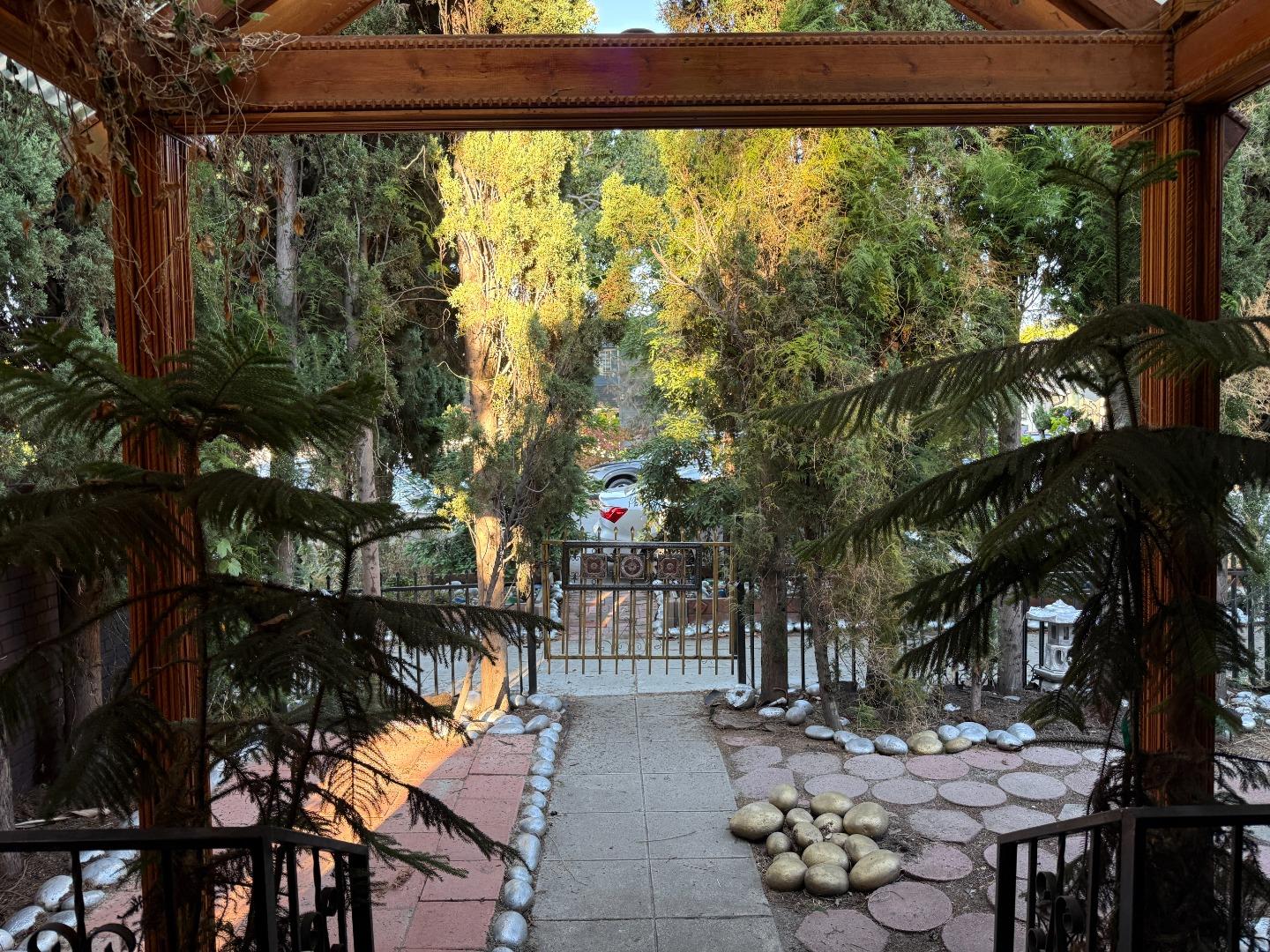 Detail Gallery Image 22 of 33 For 677 Elm St, San Jose,  CA 95126 - 2 Beds | 1/1 Baths