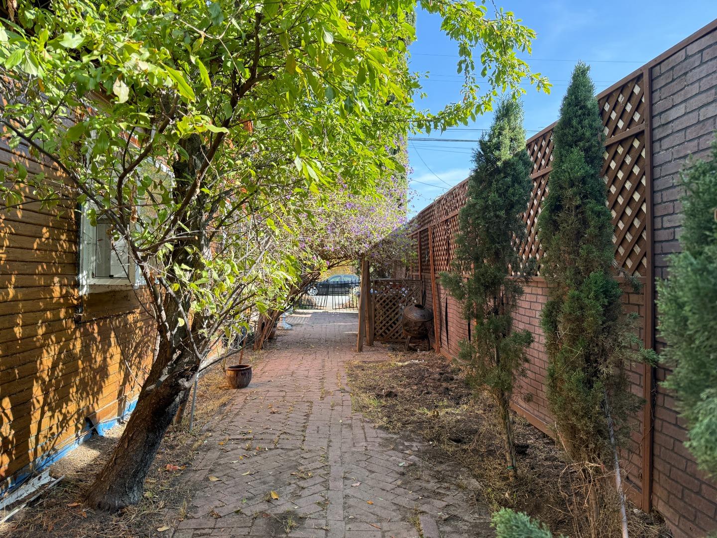 Detail Gallery Image 23 of 33 For 677 Elm St, San Jose,  CA 95126 - 2 Beds | 1/1 Baths