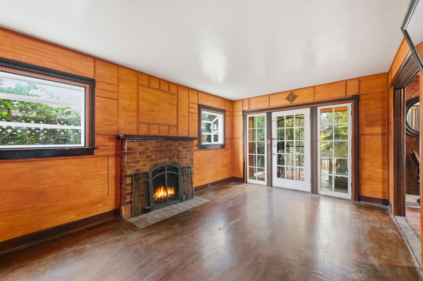 Detail Gallery Image 4 of 33 For 677 Elm St, San Jose,  CA 95126 - 2 Beds | 1/1 Baths