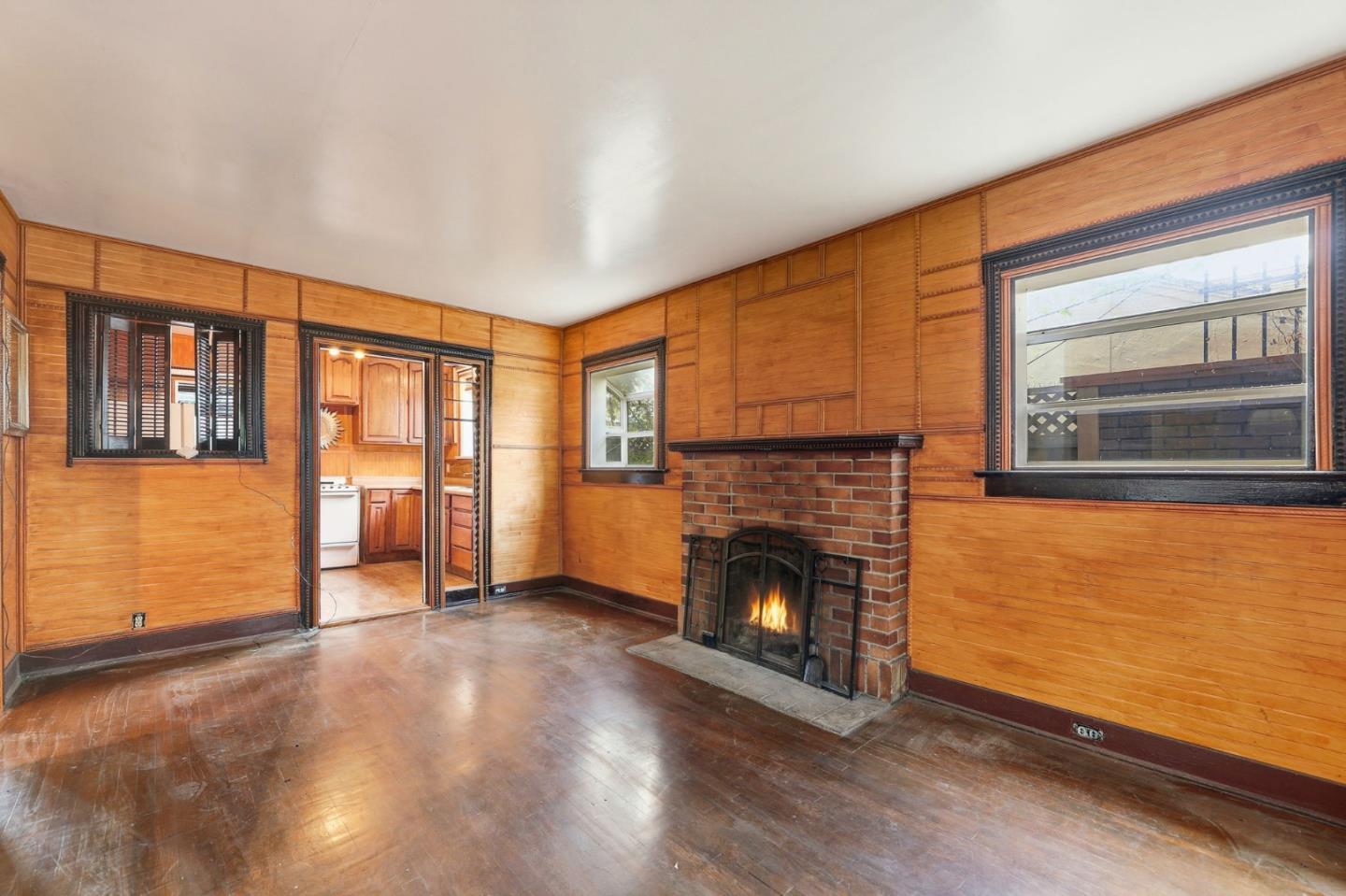 Detail Gallery Image 6 of 33 For 677 Elm St, San Jose,  CA 95126 - 2 Beds | 1/1 Baths