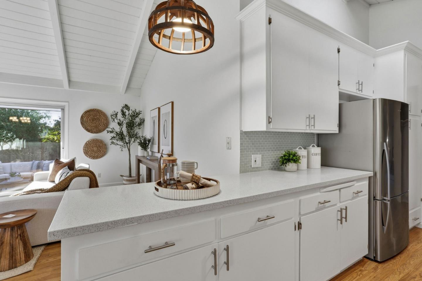 Detail Gallery Image 16 of 38 For 2119 Burr Ct, Santa Cruz,  CA 95062 - 3 Beds | 2 Baths