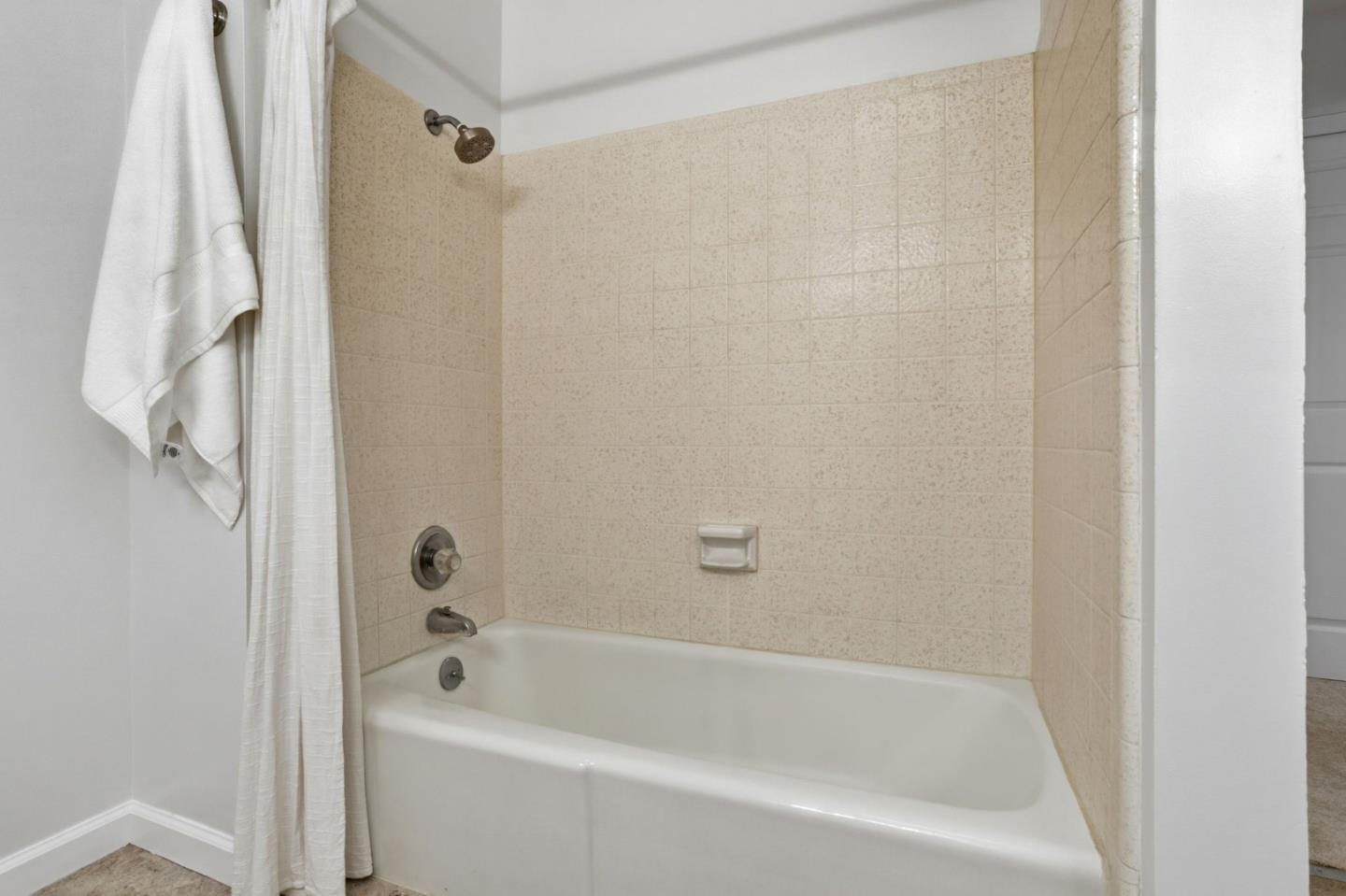 Detail Gallery Image 29 of 38 For 2119 Burr Ct, Santa Cruz,  CA 95062 - 3 Beds | 2 Baths